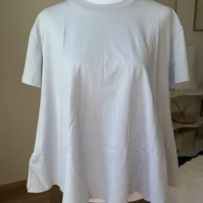 T-shirt mango, taille S. Bleu ciel